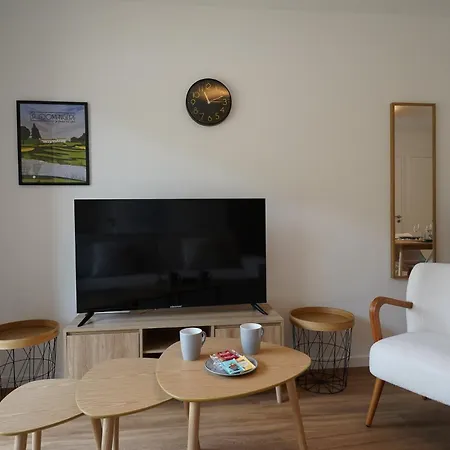 N°23, Golf Et Piscine Commune, 2 Nyaraló